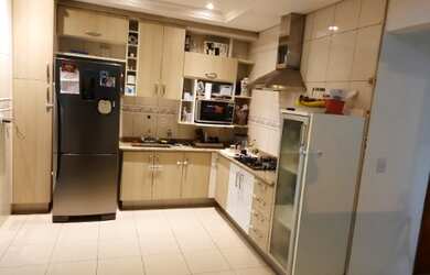 Imagem: A casa possui 2 Dormitórios, 1 Suíte, 2 Banheiros, 250m²