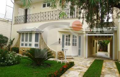 Imagem: A casa em condomínio possui 5 Dormitórios, 3 Banheiros, 5