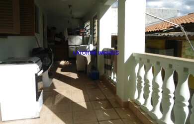 Imagem: A casa possui 2 Dormitórios, 1 Banheiro, 250m² de Área Privada