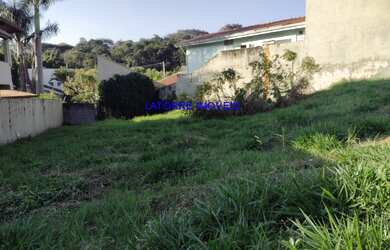 Imagem: O terreno possui 370m² de Área Privada e está localizado