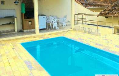 Imagem: A casa possui 3 Dormitórios, 1 Suíte, 2 Banheiros, 2 Vagas