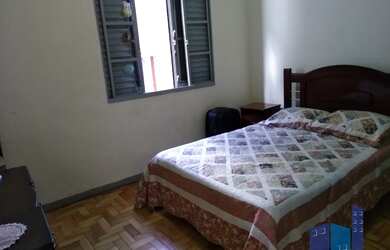 Imagem: A casa possui 4 Dormitórios, 2 Banheiros, 150m² de Área e