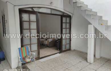 Imagem: A casa possui 3 Dormitórios, 2 Suítes, 3 Banheiros, 1 Vaga