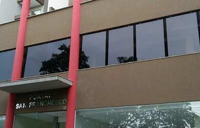 Imagem: O apartamento possui 2 Dormitórios, 1 Suíte, 2 Banheiros