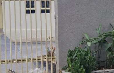 Imagem: A casa possui 2 Dormitórios, 1 Vaga na garagem e está localizado