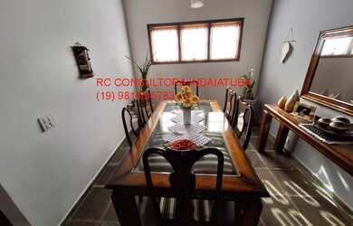 Imagem: A chácara possui 3 Dormitórios, 1 Suíte, 3 Banheiros, 6 Vagas