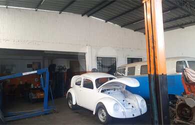 Imagem: 3 banheiro, 15 vagas na garagem, 896M² de Área Construída