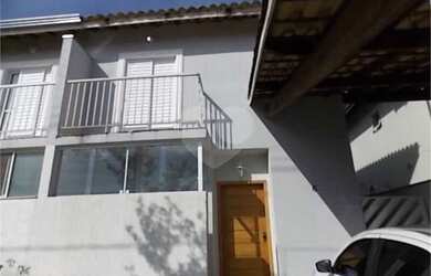 Imagem: A casa possui 3 Dormitórios, 1 Suíte, 1 Banheiro, 1 Vaga na