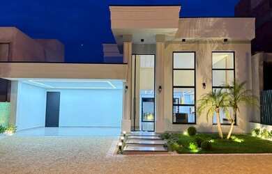 Imagem: A casa possui 3 Dormitórios, 3 Suítes, 4 Banheiros, 4 Vagas