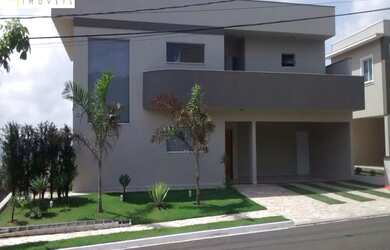 Imagem: A casa em condomínio possui 3 Dormitórios, 1 Suíte, 3 Banheiros