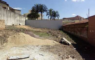 Imagem: O terreno possui 579m² de Área Privada e está localizado