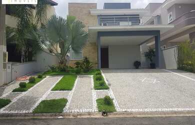 Imagem: A casa em condomínio possui 4 Dormitórios, 4 Suítes, 4 Banheiros