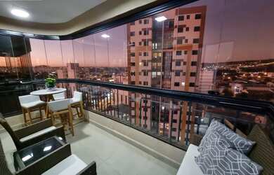 Imagem: O apartamento possui 2 Dormitórios, 1 Suíte, 2 Banheiros