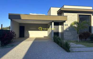 Imagem: A casa em condomínio possui 3 Dormitórios, 3 Suítes, 5 Banheiros