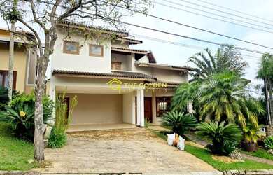 Imagem: A casa em condomínio possui 4 Dormitórios, 4 Suítes, 5 Banheiros