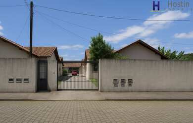 Imagem: A casa possui 2 Dormitórios, 1 Banheiro e 1 Vaga na garagem