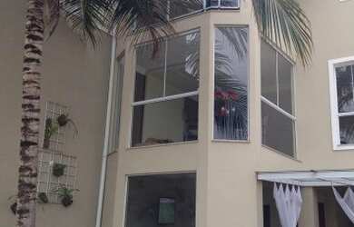 Imagem: A casa possui 4 Dormitórios e está localizado em Jardim Belvedere