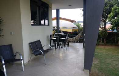 Imagem 3: 4 dormitórios, 1 suítes, 3 banheiro, 3 vagas na garagem