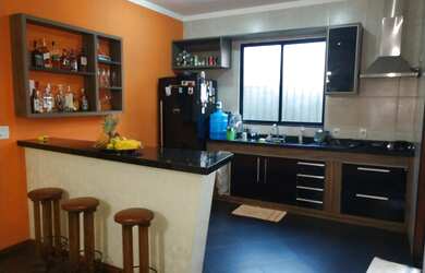 Imagem 11: 4 dormitórios, 1 suítes, 3 banheiro, 3 vagas na garagem