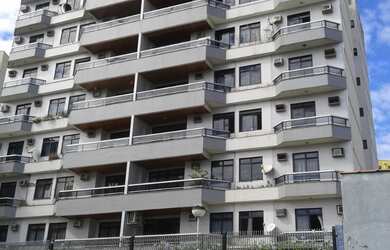 Imagem: O apartamento possui 3 Dormitórios, 1 Suíte, 1 Banheiro, 2