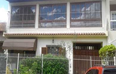 Imagem: A casa possui 4 Dormitórios, 2 Suítes, 3 Banheiros, 3 Vagas