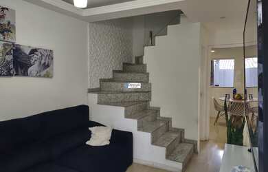 Imagem: A casa possui 3 Dormitórios, 1 Suíte, 3 Banheiros e 1 Vaga