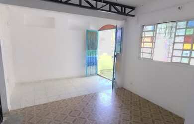 Imagem: A casa possui 3 Dormitórios, 2 Suítes, 3 Banheiros, 2 Vagas