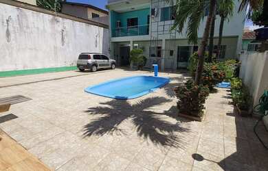 Imagem: A casa possui 3 Dormitórios, 3 Suítes, 1 Banheiro, 4 Vagas