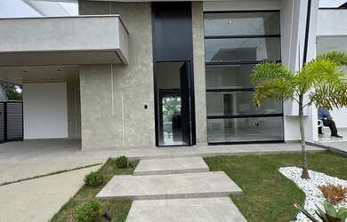 Imagem: A casa em condomínio possui 3 Dormitórios, 3 Suítes, 4 Banheiros