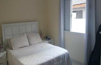 Imagem: A casa em condomínio possui 5 Dormitórios, 3 Suítes, 3 Banheiros