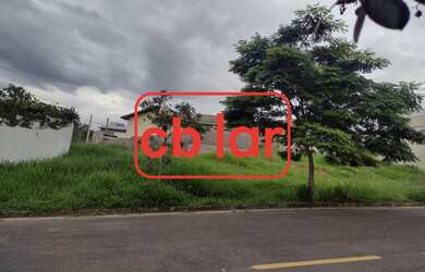 Imagem: O terreno possui 351m² de Área Privada e está localizado