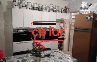 Imagem: A casa possui 2 Dormitórios, 1 Banheiro, 1 Vaga na garagem