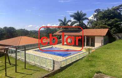 Imagem: A chácara possui 2 Dormitórios, 2 Suítes, 2 Banheiros, 4