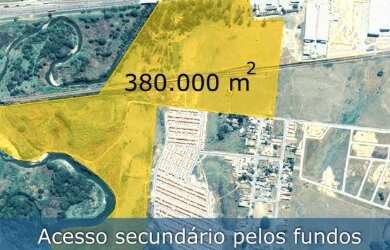 Imagem: O terreno possui 380.000m² de Área Privada e está localizado