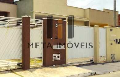 Imagem: A casa possui 2 Dormitórios, 1 Suíte, 2 Banheiros, 2 Vagas