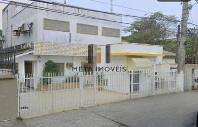 Imagem: O depósito possui 3 Banheiros, 360m² de Área, 334m² de Área