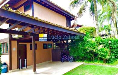 Imagem: A casa em condomínio possui 4 Dormitórios, 2 Suítes, 4 Banheiros