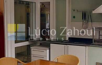 Imagem: A casa em condomínio possui 4 Dormitórios, 3 Suítes, 4 Banheiros