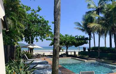 Imagem: A casa em condomínio possui 4 Dormitórios, 4 Suítes, 5 Banheiros