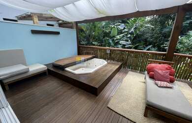 Imagem: A casa em condomínio possui 4 Dormitórios, 4 Suítes, 5 Banheiros