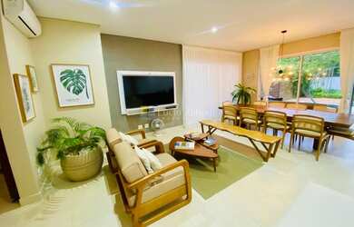 Imagem: A casa em condomínio possui 6 Dormitórios, 6 Suítes, 7 Banheiros