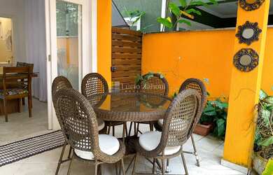 Imagem: A casa em condomínio possui 3 Dormitórios, 1 Suíte, 2 Banheiros