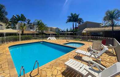 Imagem: A casa em condomínio possui 3 Dormitórios, 1 Suíte, 3 Banheiros