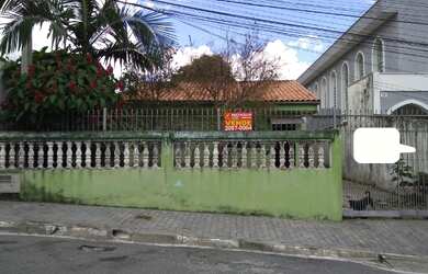 Imagem: A casa possui 2 Dormitórios, 1 Banheiro, 1 Vaga na garagem