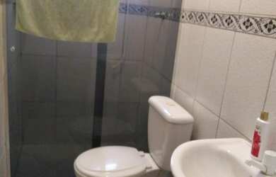 Imagem: A casa possui 3 Dormitórios, 1 Suíte, 2 Banheiros, 160m²