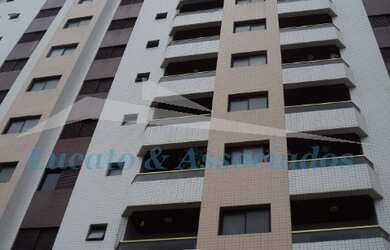 Imagem: O apartamento possui 2 Dormitórios, 1 Suíte, 2 Banheiros