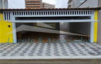 Imagem: A casa possui 3 Dormitórios, 2 Suítes, 3 Banheiros, 2 Vagas