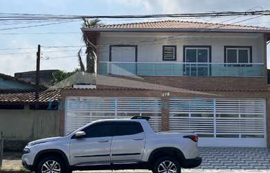 Imagem: A casa possui 2 Dormitórios, 1 Banheiro, 1 Vaga na garagem