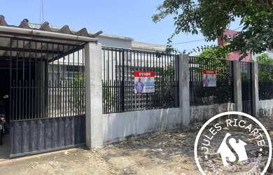 Imagem: A loja possui 4 Dormitórios, 2 Suítes, 3 Vagas na garagem