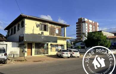 Imagem: A sala comercial possui 3 Dormitórios, 1 Suíte, 300m² de